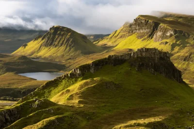 isle-of-skye-sunlit-ridge-panorama